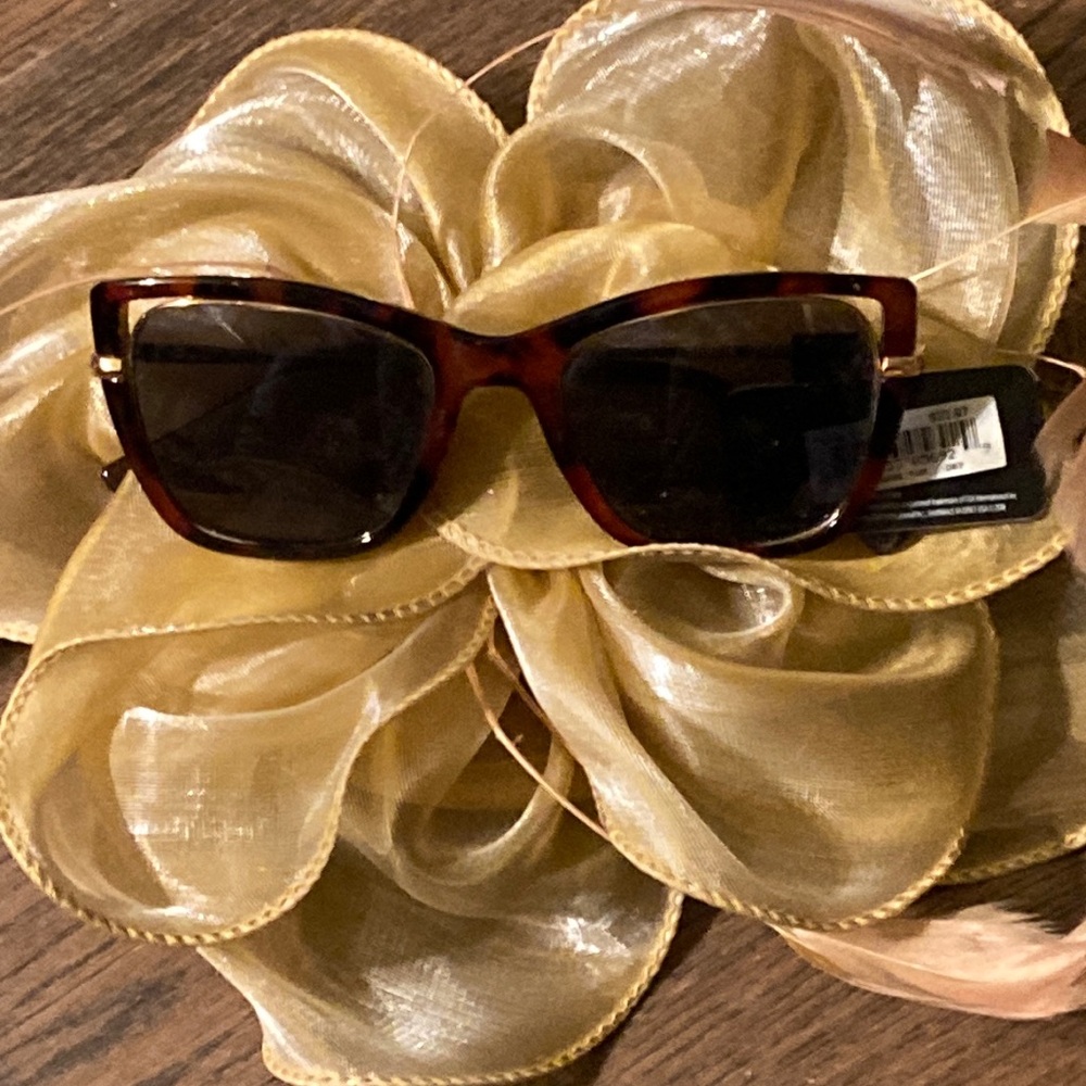 Foster Grant & Co. Ladies Sunglasses - Picture 8 of 8